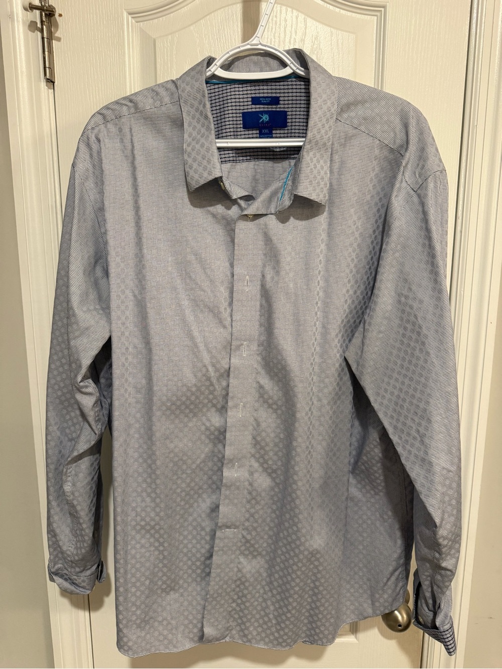 Egara Men’s Light Gray Patterned Dress Shirt